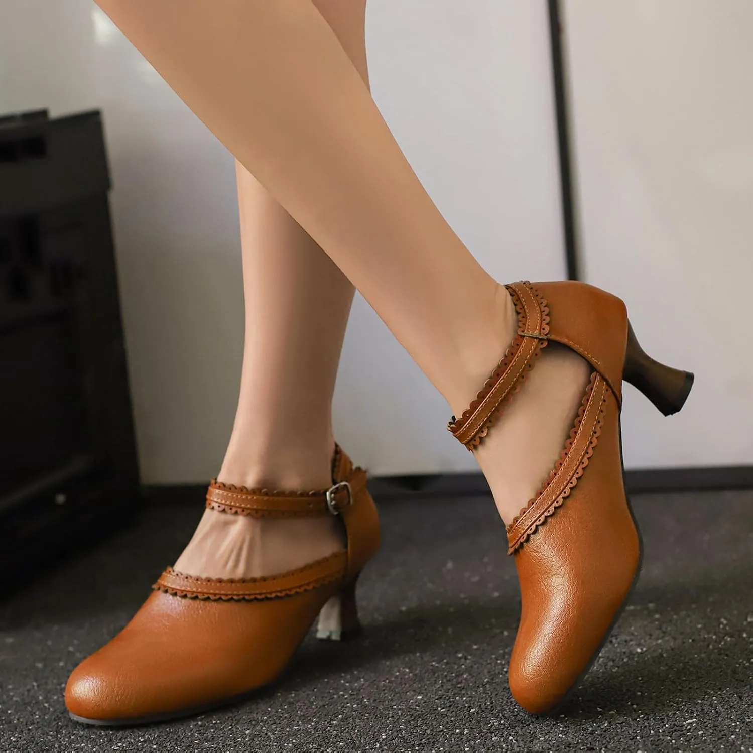 Women's Brown Classic Leather Stacked Heel Dress Round Toe Elegant Office Pumps